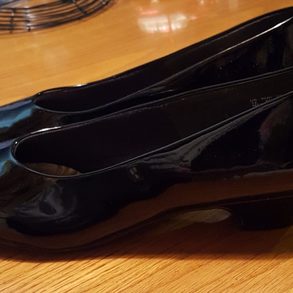 Women's shoes